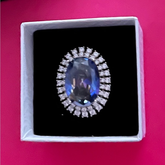 Princess Diana Style Ring Tanzanite & White Zircon (.925) - Picture 3 of 4